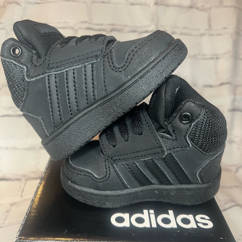 Baby Adidas Hoops Mid 2.0